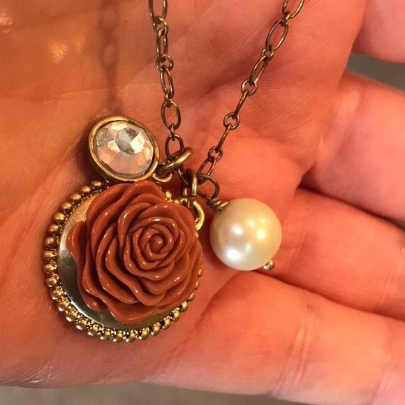 NWOT Lia Sophia GILDED ROSE Resin Necklace w/crystal & pearl bead - Picture 7 of 7